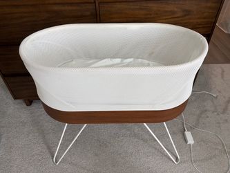 ✨ SNOO Smart Sleeper – Professionally Cleaned + Lots of Extras! ✨