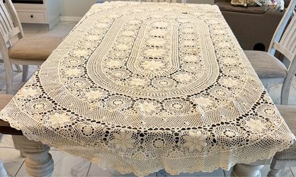 Vintage Oval Crochet Lace Tablecloth - Cream Cotton (86" x 63")