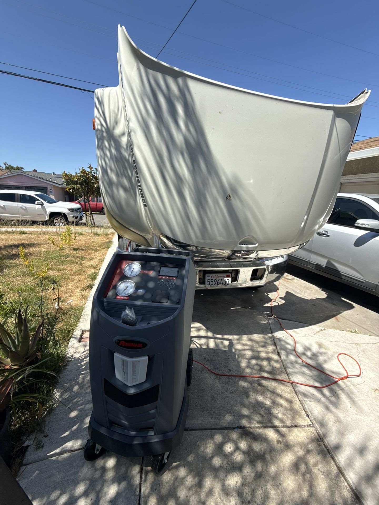 Auto A/C tech