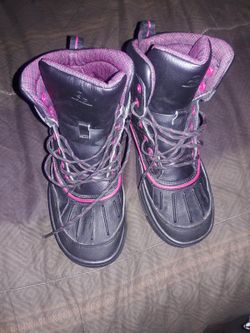 Nike boots 6.5 y