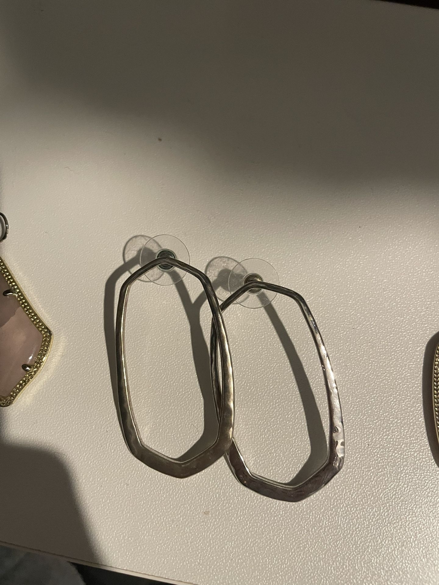 KENDRA SCOTT EARRINGS