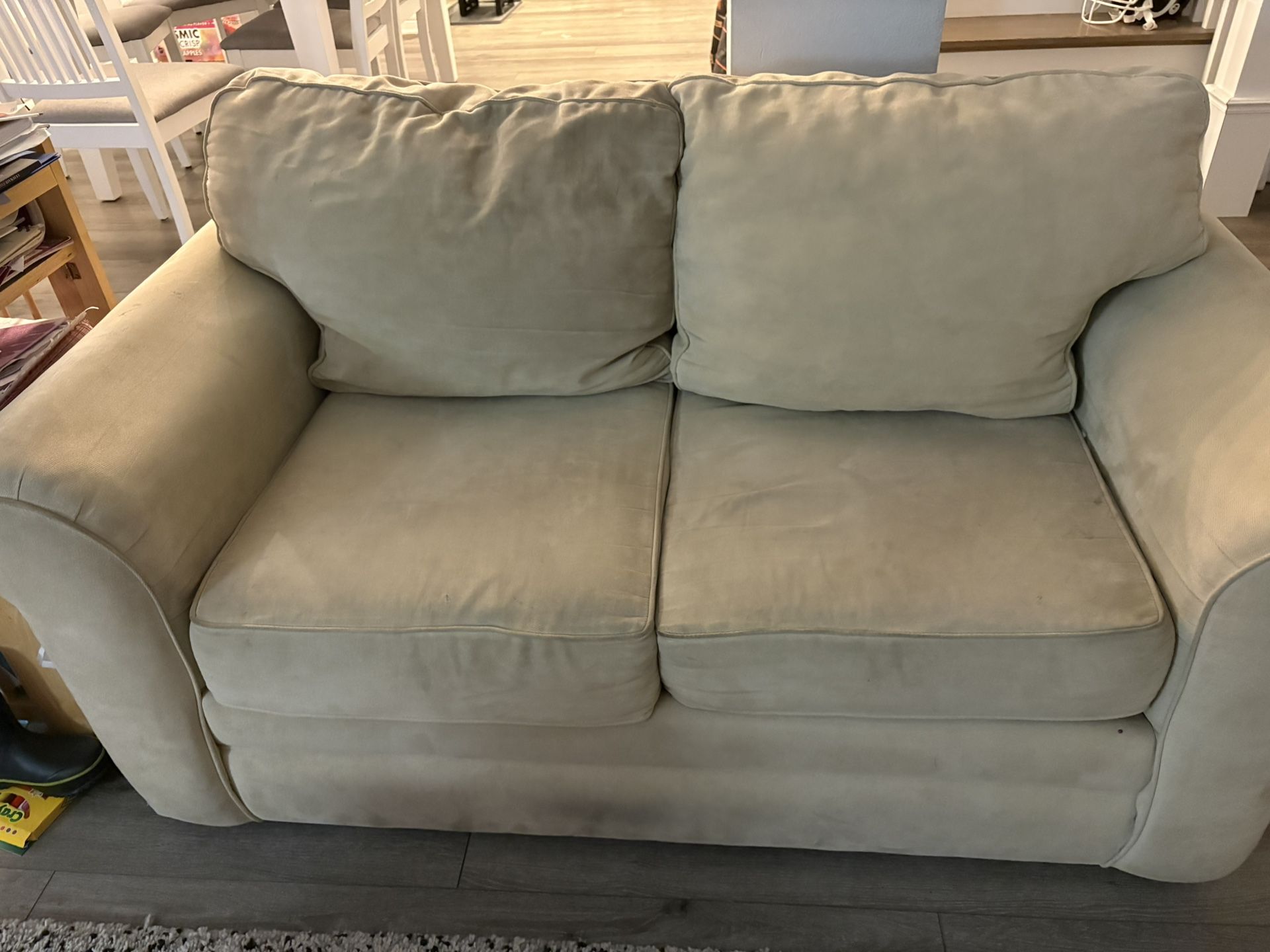 Couch/loveseat 