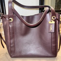 Coach Harmony Hobo Oxblood/Brass