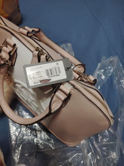 Guess Satchel 🎒 almost new! Very clean !