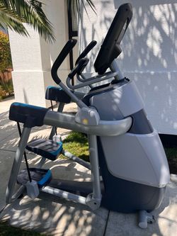 Precor AMT Adaptive Motion Trainer touchscreen