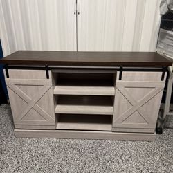 Lorraine Tv Stand 