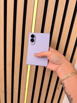 Samsung Galaxy Fold8 {256gb}