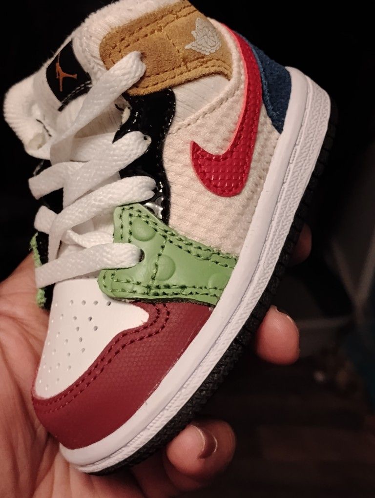 AJ 1 SIZE 4 C KIDS