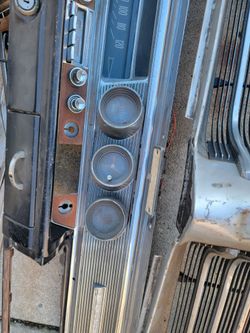 1964 PONTIAC BONNEVILLE GM ORIG SPEEDOMETER DASH GUAGE CLUSTER  Front Grill Chrome 