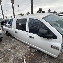 2003 2004 2005 2006 2007 2008 Dodge Ram 3500 Mega Cab For Parts