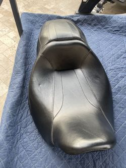 Genuine OEM Harley Davidson Touring Seat