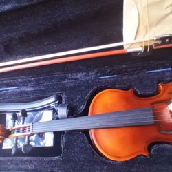 Adam 1/4 Size Violin Read Description 