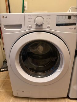 LG 4.5 cu. ft. Ultra Large Front Load Washer WM3400CW