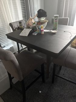 table WITH CHAIRS PICK UP ONLY