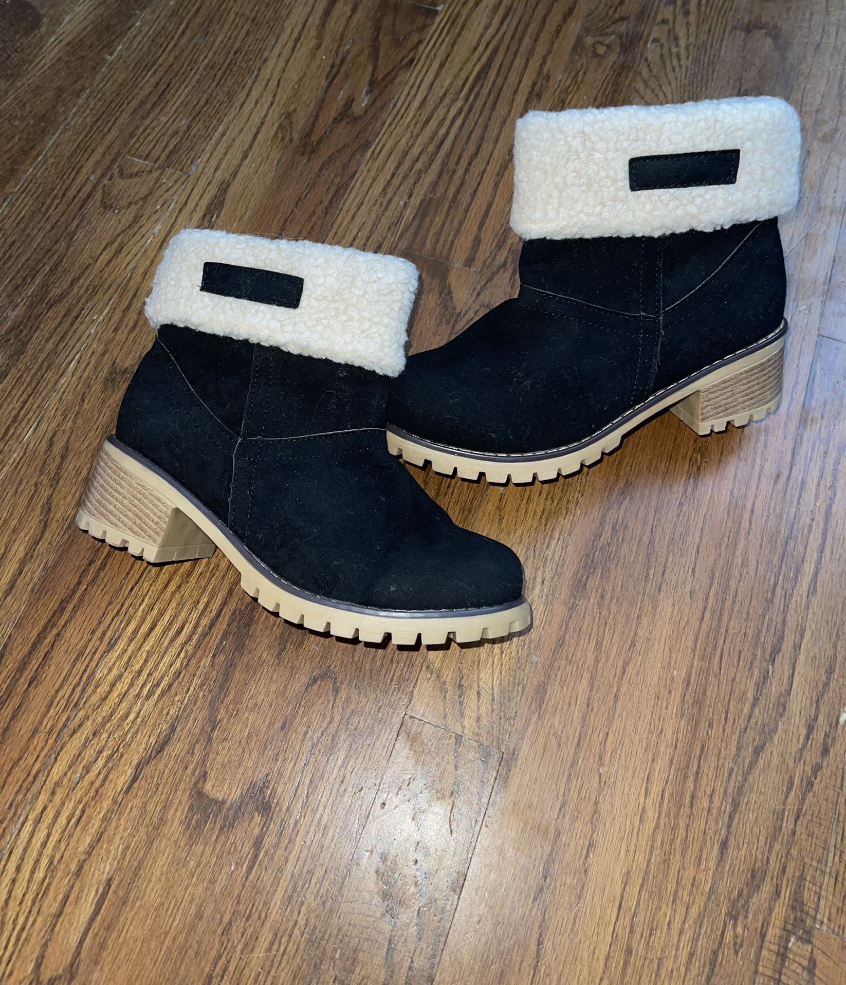 Womens Boots Size 7