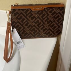 ELLEN TRACY Brand Wristlet Purse New With Tags 