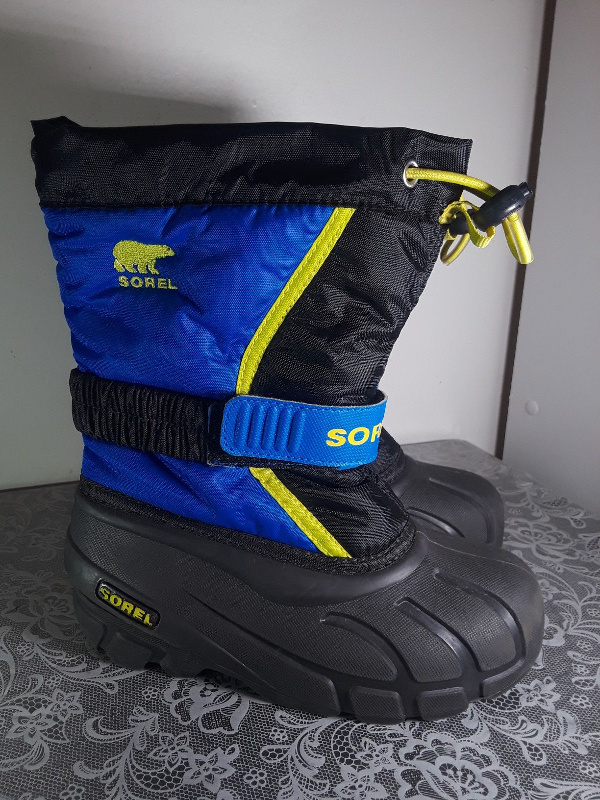 Size 12 kids snow boots winterproof