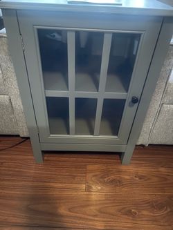 Accent cabinet