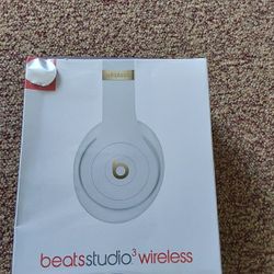 Beats Headphones studio 3 Wireless Sealed BRANDNEW