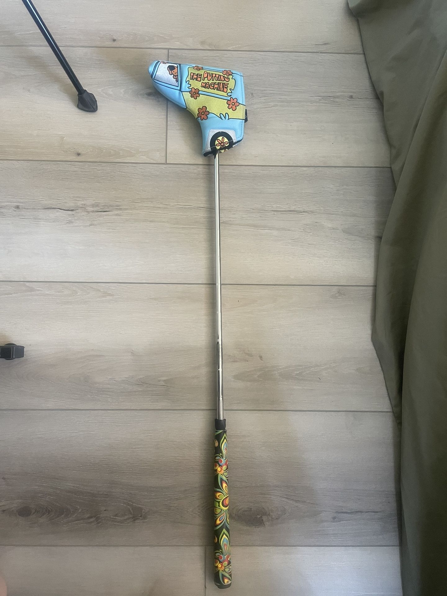 WHITE ICE ODYSSEY GOLF PUTTER WITH HEADCOVER