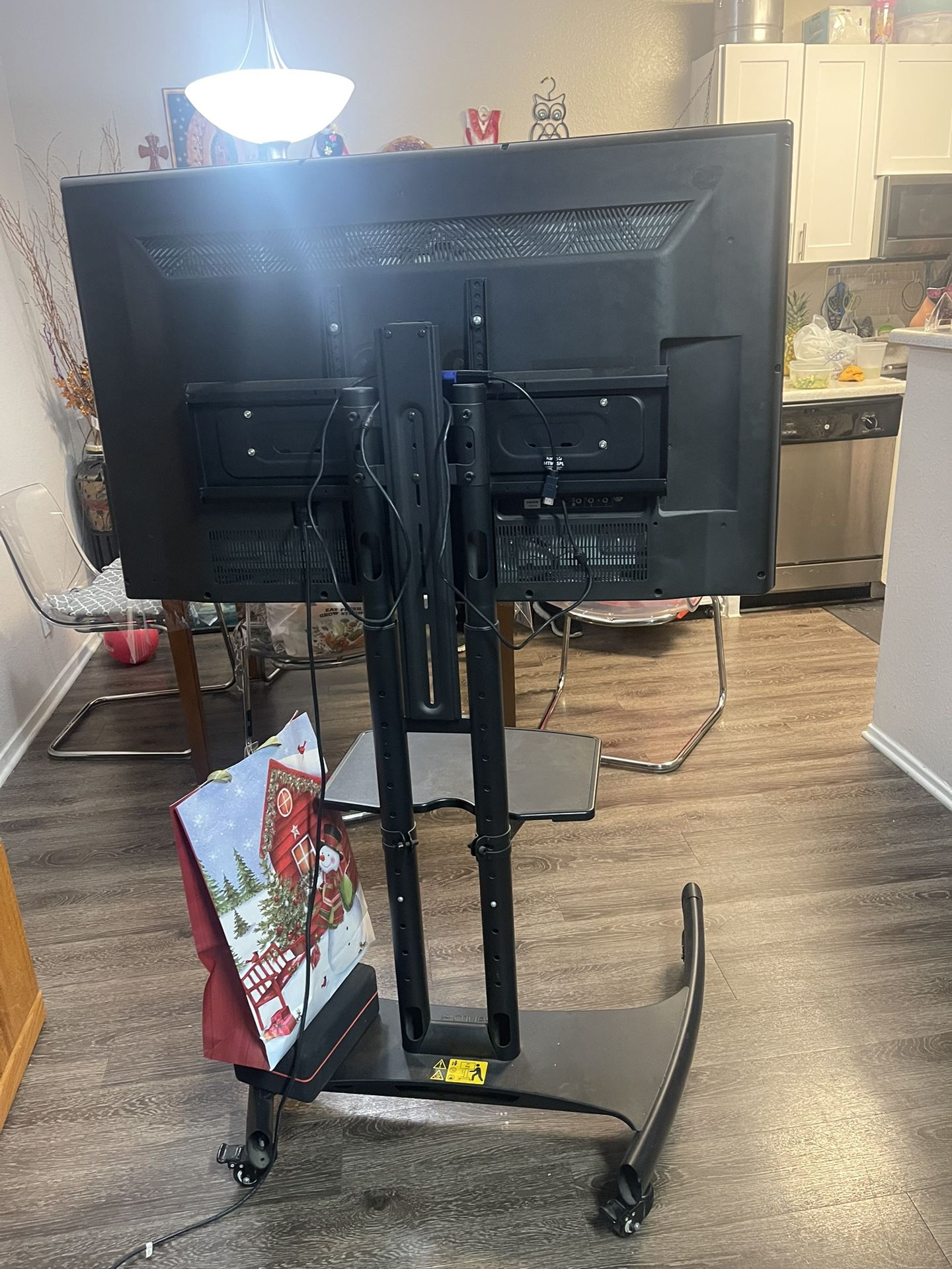 Tv With Stand 