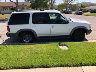 2000 Ford Explorer