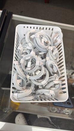 iPhone 📱 lighting cable and type c each available