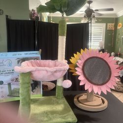 Cat Lounger & Cat Scratching Posts. New 