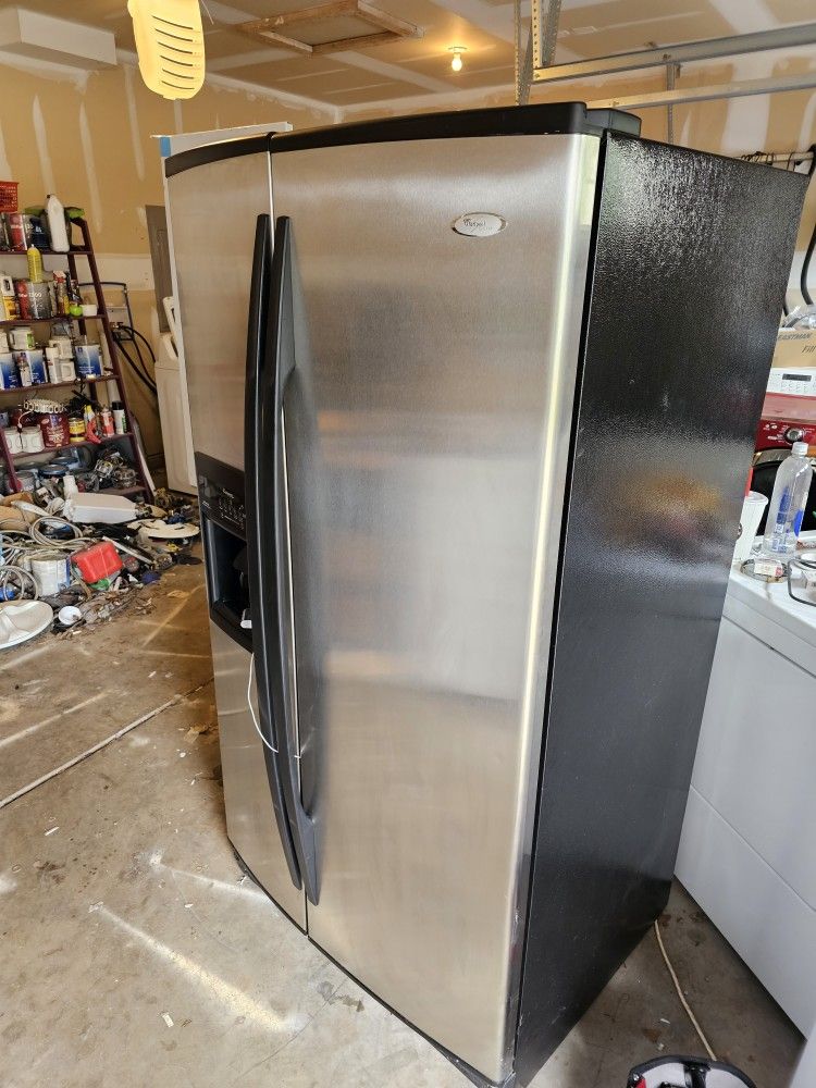 Whirlpool Gold SideBySide Refrigerator 25 Cubic Feet Stainless Steel for Sale in Charlotte, NC