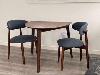 Compact Table and Chairs