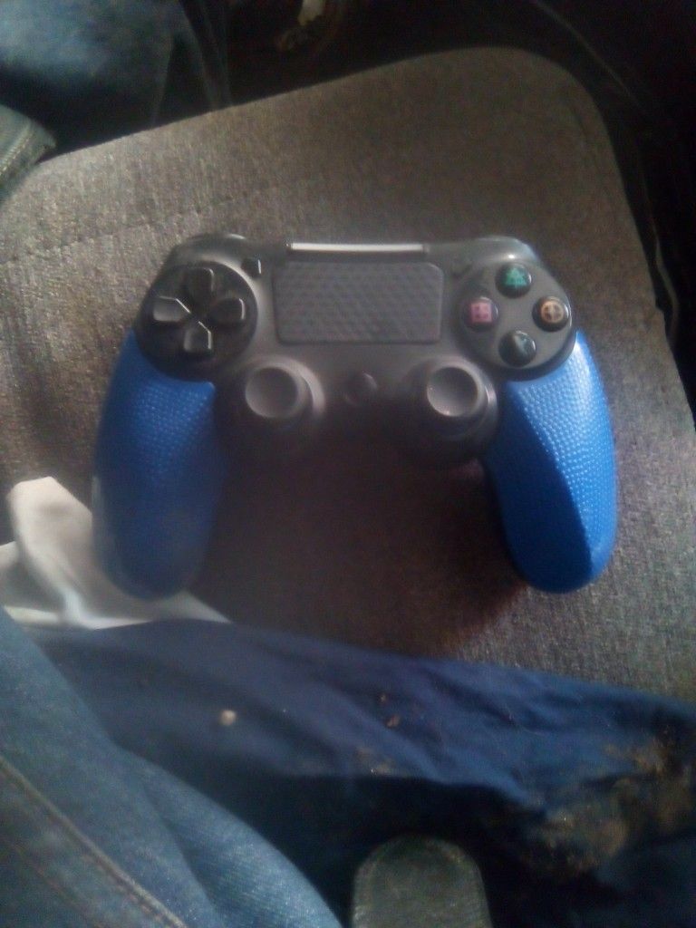 PS4 Controller
