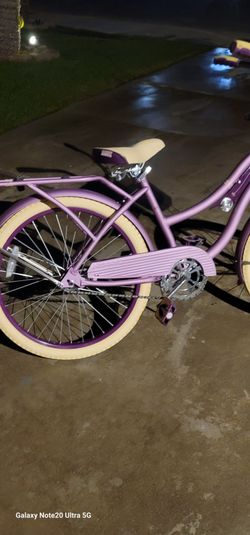 Beautiful 24" Beach Cruiser Excellent Condition Firm Price