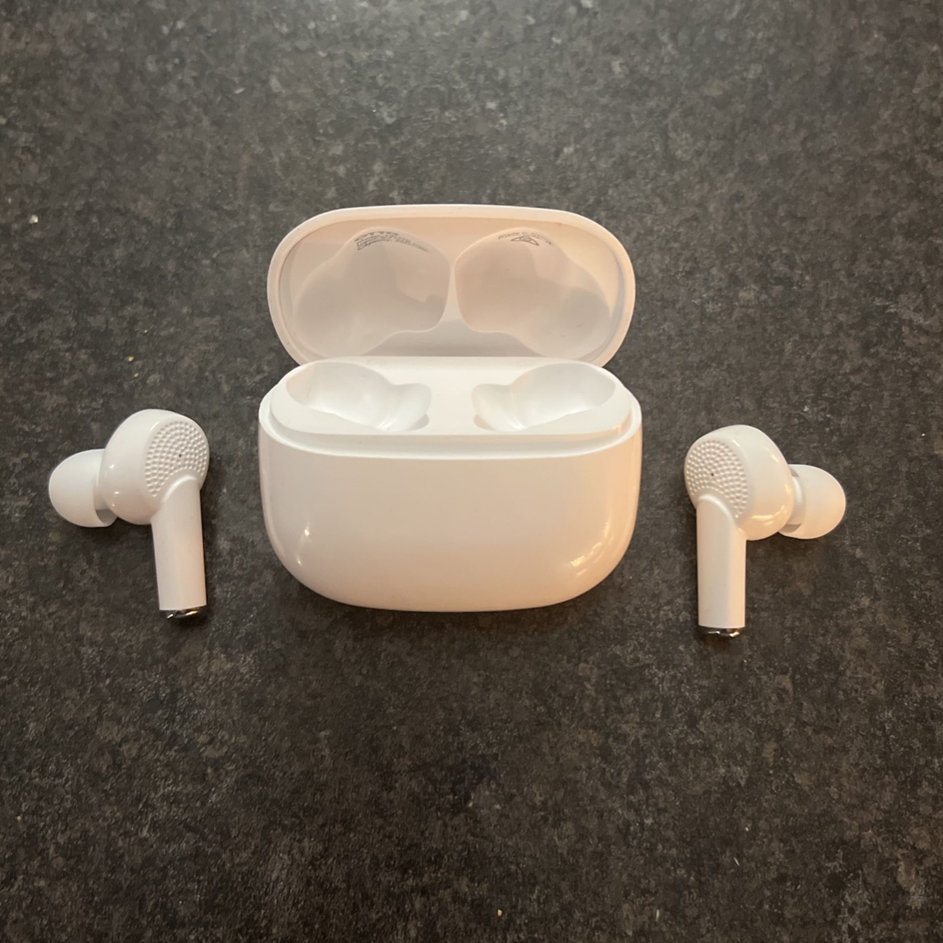 Earbuds 