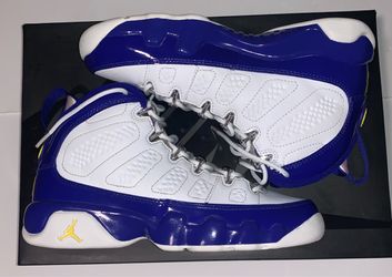 The Nike Air Jordan 9 Retro Kobe Bryant lakers BG Youth Size 4.5Y 302359-121 in good condition 9/10     a stylish and iconic sneaker designed for youn