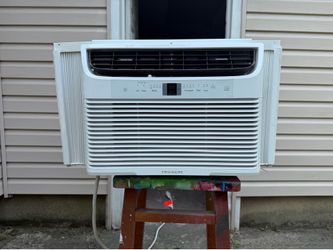 Fridigaire 12,000 BTU Room Air Conditioner