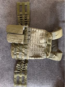 5.11 TacTec Plate Carrier w/ Double Mag Pouch – Excellent Condition (No Plates)