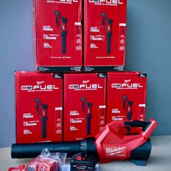 Brand new Milwaukee M18 FUEL 120 MPH 500 CFM 18V Brushless Cordless Battery Powered Leaf Blower Kit w/12.0 Ah FORGE Battery & Rapid Charger