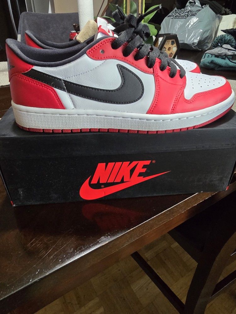 Air Jordan Retro 1 Low 'Chicago' Size 8.5