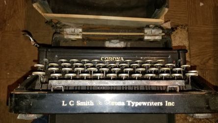 L C Smith Corona Typewriter