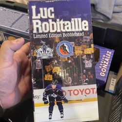 LUC ROBITAILLE Limited Edition Los Angeles Kings Bobble Head Box New In Box