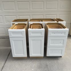 White shaker kitchen base cabinets