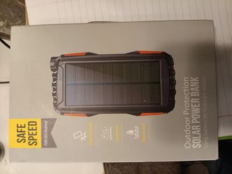 Solar Power Bank, Long Battery Life Flashlight