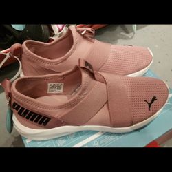 Puma Tennis Shoes 8.5/9