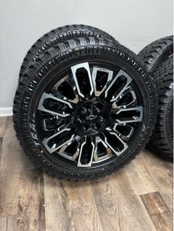NEW 22 inch Gm style wheels wrapped in atturo xt tires 305/45r22 it’s like a 33