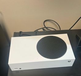 XBOX SERIES S (need gone asap)