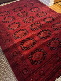 BRAND NEW Red Persian style rug 6’7”x9’