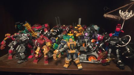 Lego Marvel Mech Figures