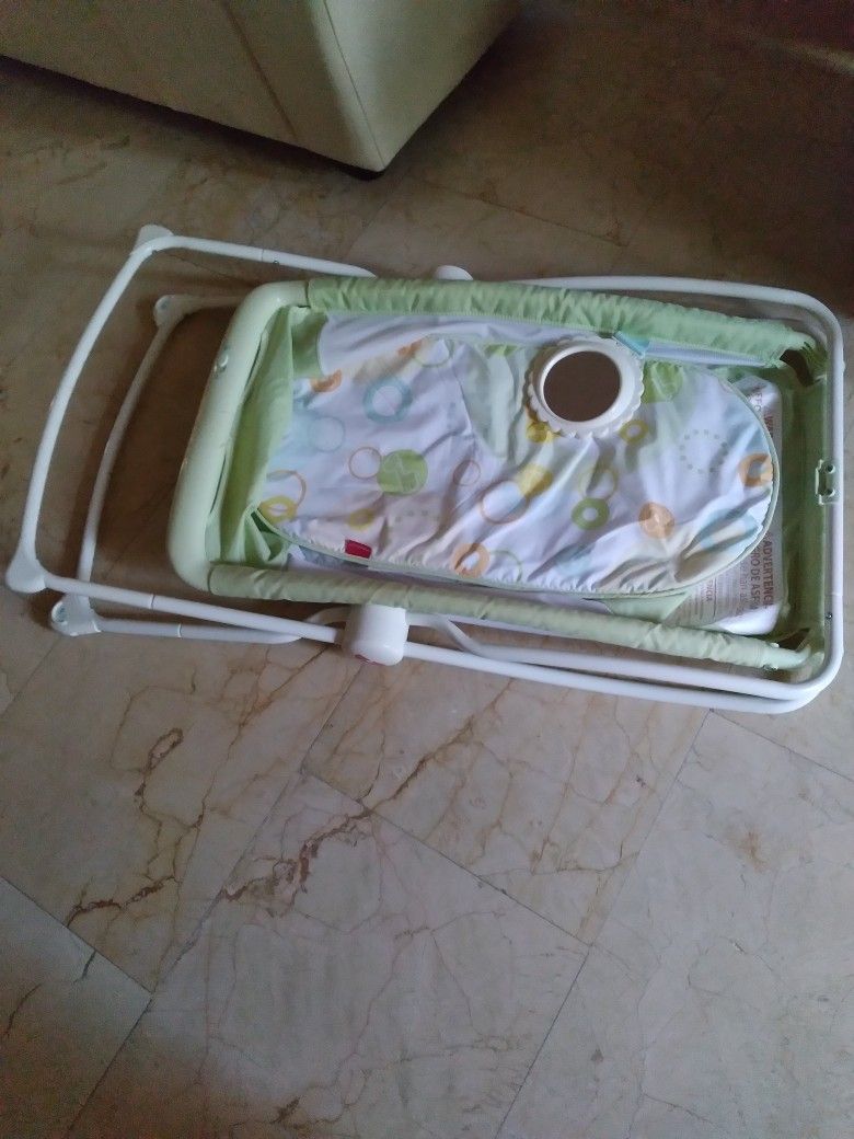 Fisher Price Bassinet 