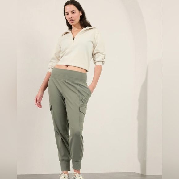Athleta Venice Cargo Jogger Sculptex Fabric Olive Small New