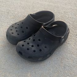 Black Crocs
